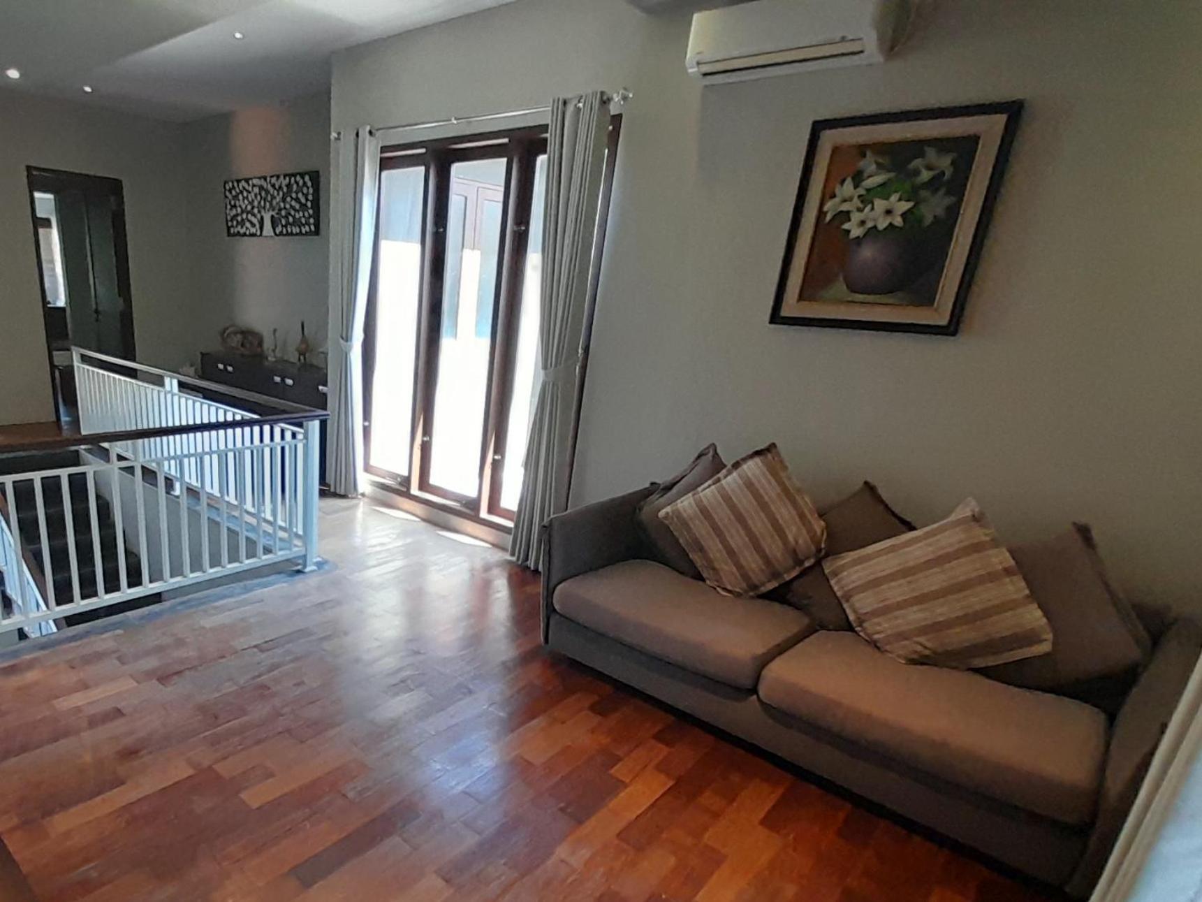 Villa Sakura Jimbaran Екстер'єр фото